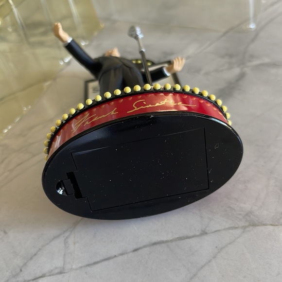 🎶 FRANK SINATRA - Musical Christmas Ornament - 1999 series - Brand new in box - Picture 8 of 15